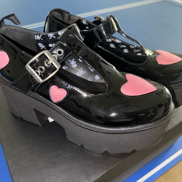 Heart platform Mary Jane’s - Picture 3 of 5